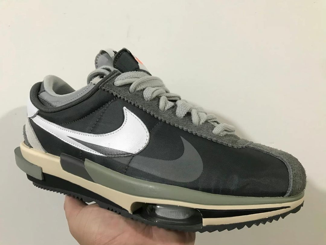 【国内 8/30、8/31、12/8、12/13 発売】sacai x NIKE CORTEZ (サカイ ナイキ コルテッツ) [DQ0581-001/DQ0581-100]