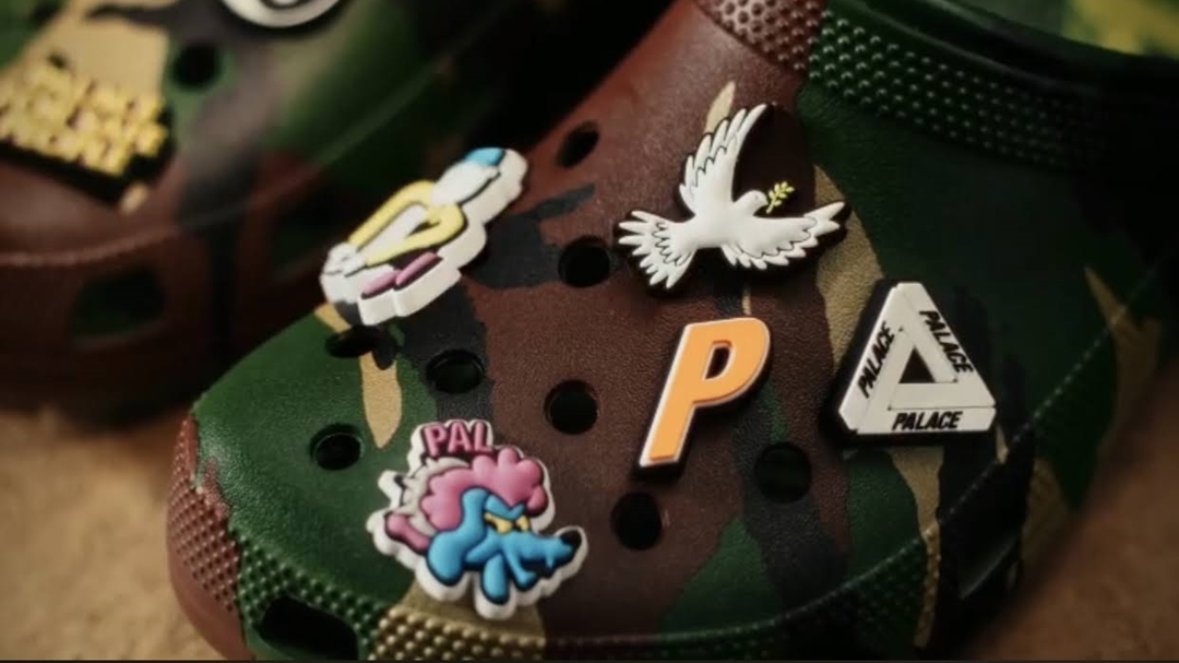 【国内 1/2発売】Palace Skateboards x CROCS (パレス スケートボード クロックス)