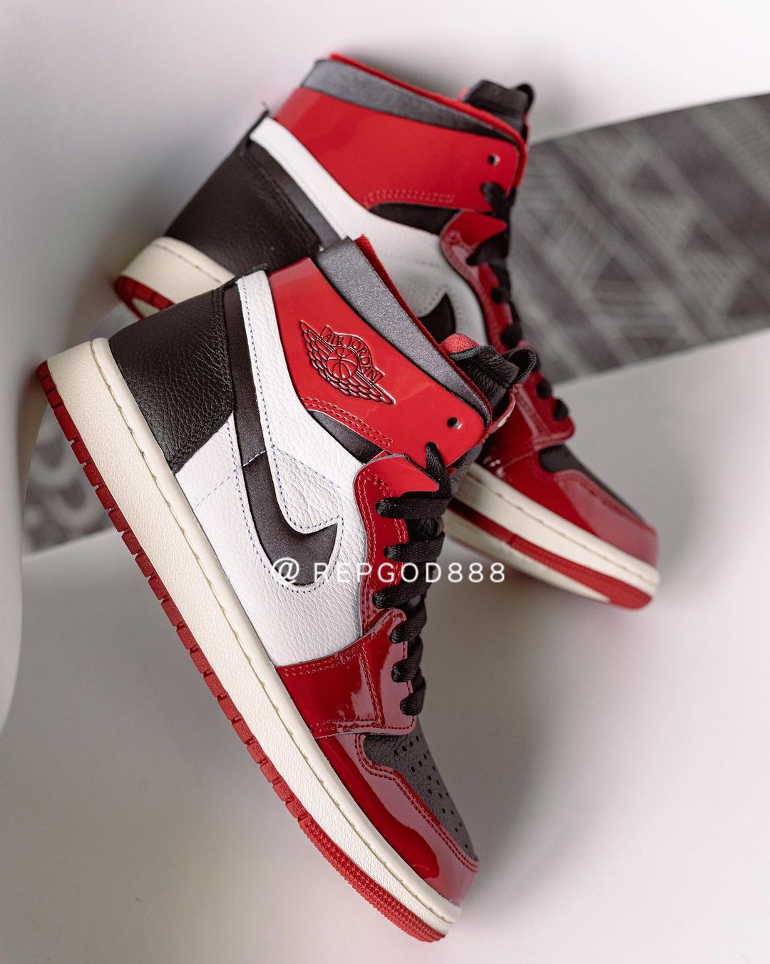 NikeWMNS Air Jordan 1 HighZOOM "Chicago"