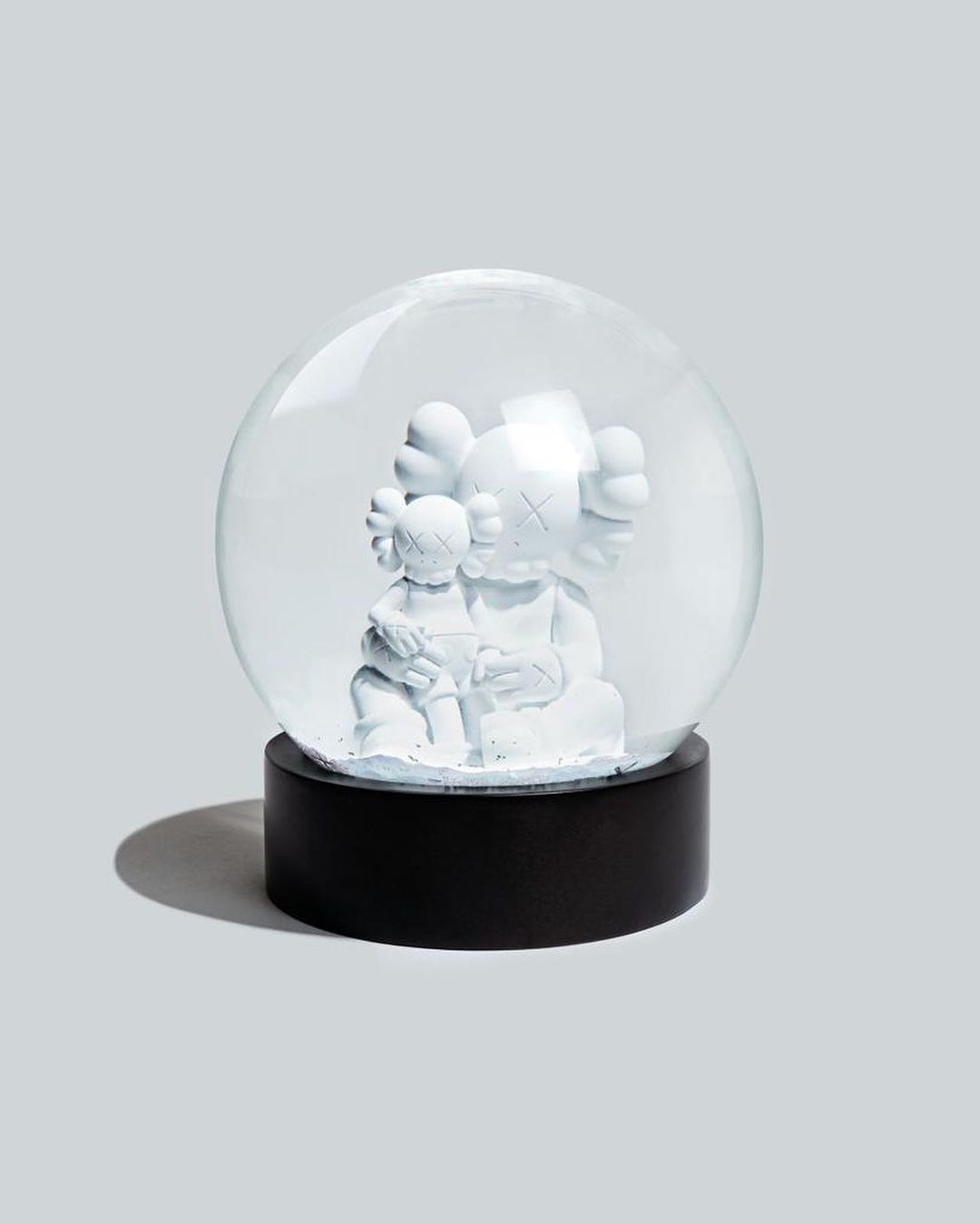 KAWS:HOLIDAY Changbai Mountainが海外1/7 (1/8 12:00) 発売 (カウズ ホリデー)