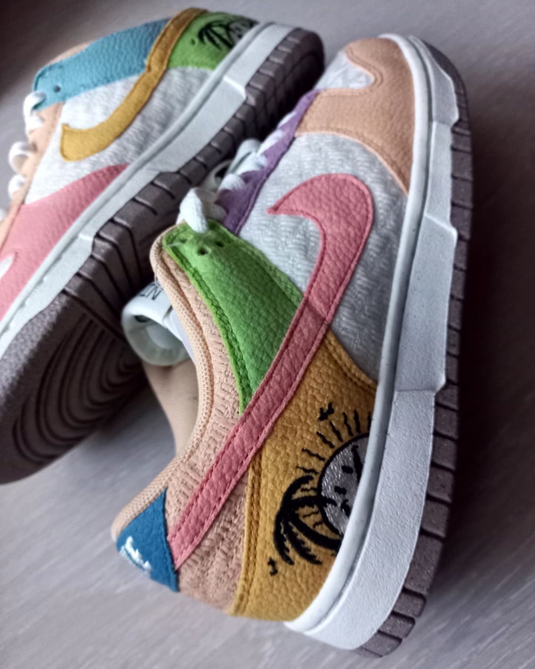 【国内 4/25 発売】ナイキ ダンク ロー SE “サンクラブ/ホワイト/マルチ” (NIKE DUNK LOW SE “Sun Club/White/Multi”) [DQ0265-100]