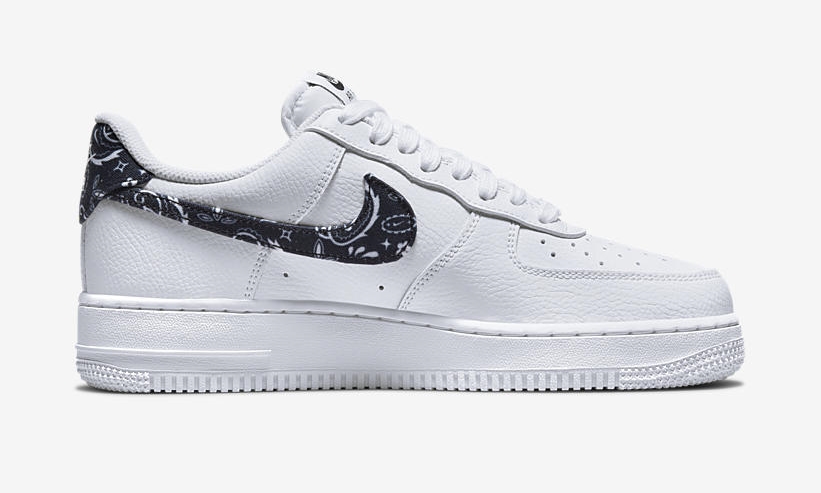 【国内 1/20 発売】ナイキ ウィメンズ エア フォース 1 07 ロー “ペイズリースウッシュ/ブラック” (NIKE WMNS AIR FORCE 1 07 LOW “Paisley Swoosh/Black”) [DH4406-101]