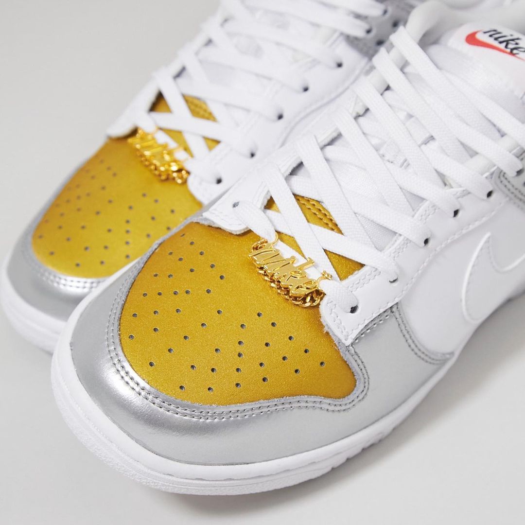 【国内 2/10 発売予定】ナイキ ウィメンズ ダンク ロー “ホワイト/ゴールド/シルバー” (NIKE WMNS DUNK LOW “White/Gold/Silver”) [DH4403-700]