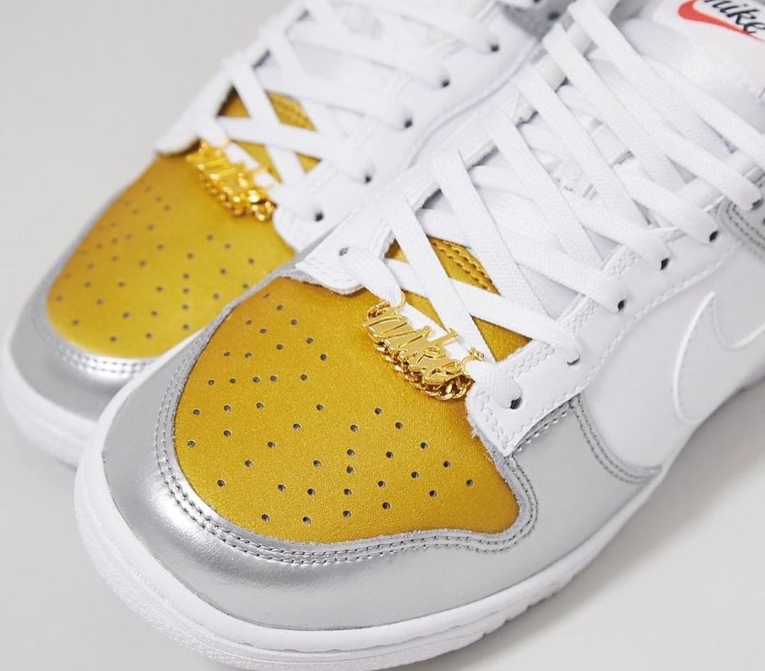 【国内 2/10 発売予定】ナイキ ウィメンズ ダンク ロー “ホワイト/ゴールド/シルバー” (NIKE WMNS DUNK LOW “White/Gold/Silver”) [DH4403-700]