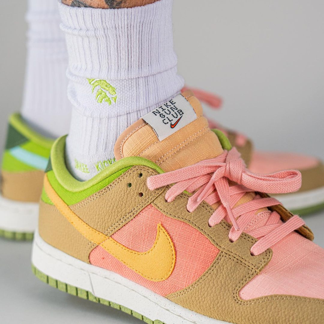 【国内 5/13、5/17 発売】ナイキ ダンク ロー SE “サンクラブ/アークティックオレンジ” (NIKE DUNK LOW SE “Sun Club/Arctic Orange”) [DM0583-800]