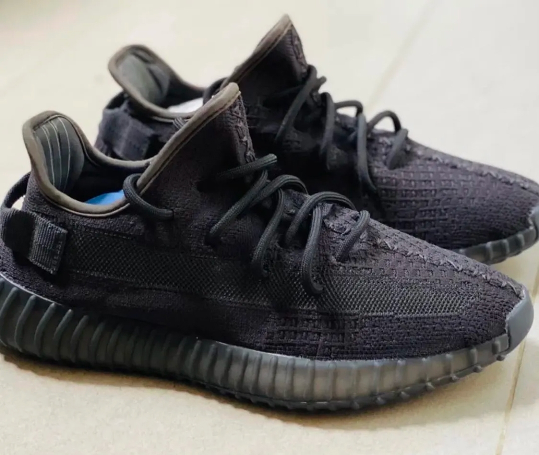 2022年 発売予定！アディダス オリジナルス イージー 350 V2 “チャコールブラック” (adidas Originals YEEZY 350 V2 “Charcoal Black”)