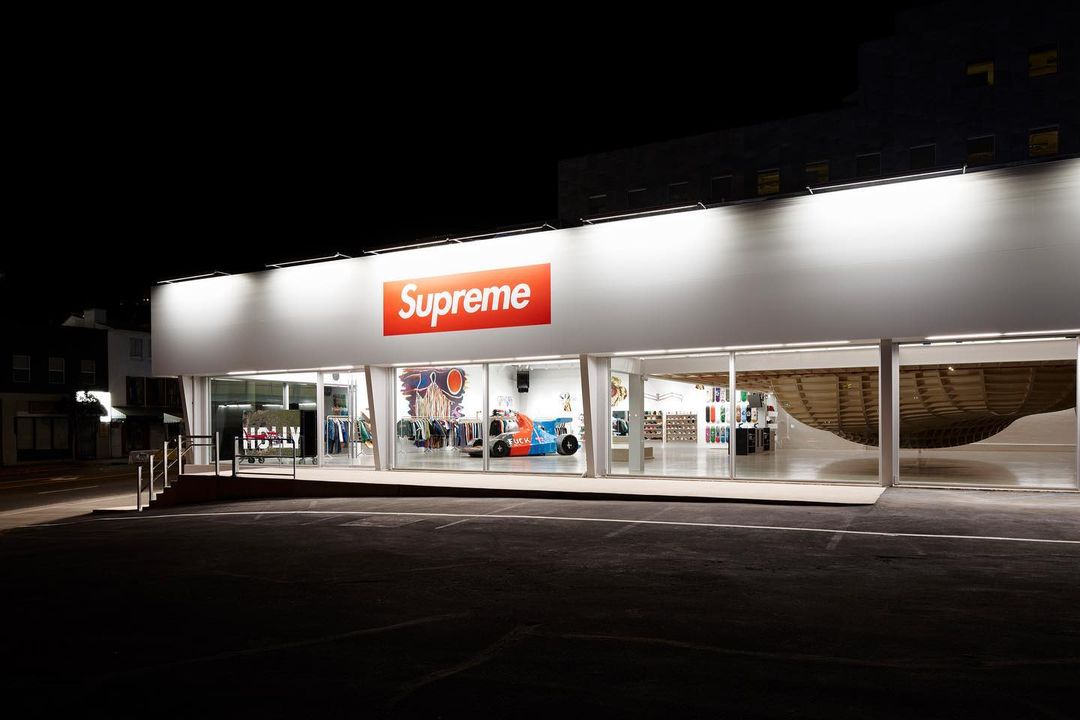 2023年 2/26に SUPREMEの新店「Los Angeles」がオープン (シュプリーム ロサンゼルス)