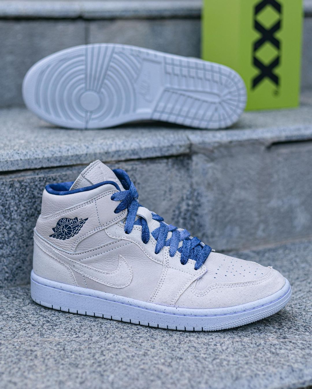 【国内 7/14 発売】ナイキ ウィメンズ エア ジョーダン 1 ミッド “セイル/インディゴ” (NIKE WMNS AIR JORDAN 1 MID “Sail/Indigo”) [DM9126-104]