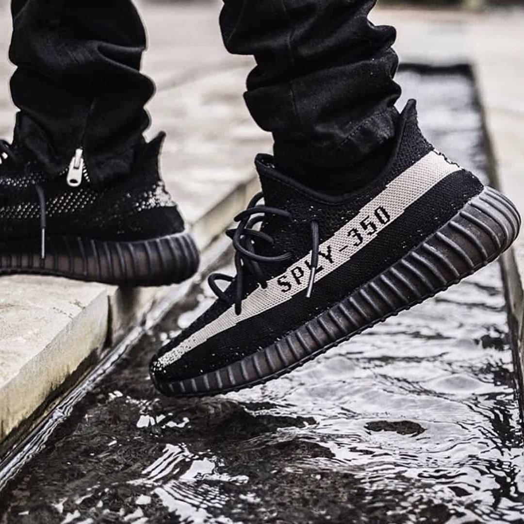 【リストック  2022年 3/12 発売】アディダス オリジナルス イージー 350 ブースト “オレオ” (adidas Originals YEEZY 350 BOOST V2 “Oreo”) [BY1604]