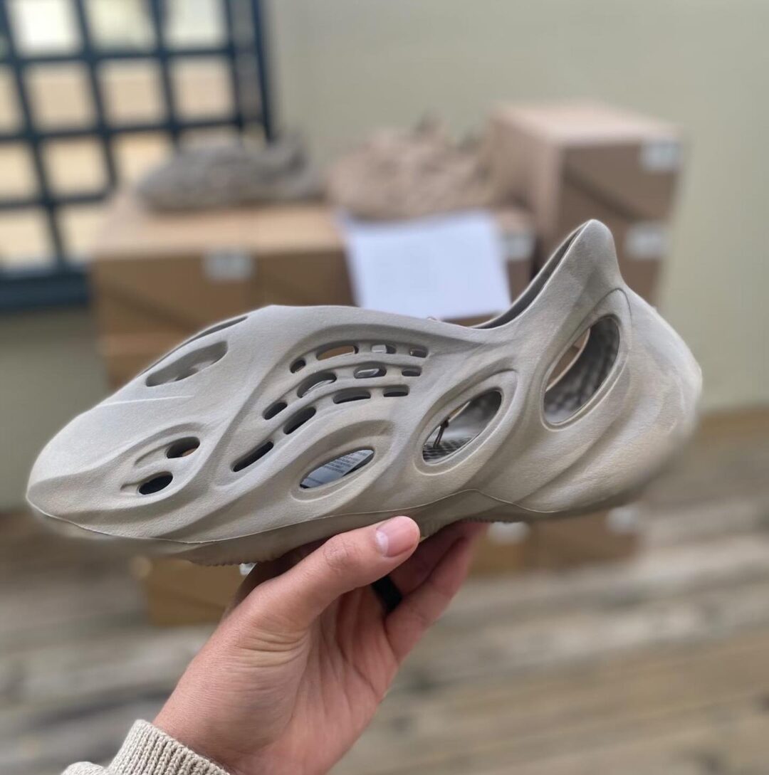 adidas YEEZY Foam Runner "Stone Sage