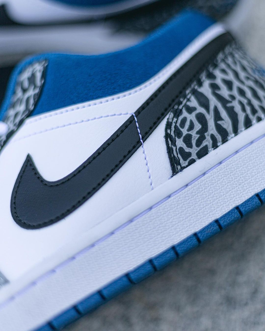 【国内 4/8 発売】ナイキ エア ジョーダン 1 ロー “トゥルーブルー” (NIKE AIR JORDAN 1 LOW “True Blue”) [DM1199-140]