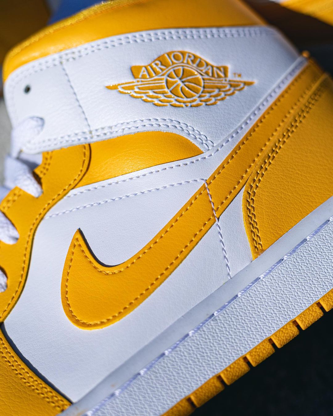 【国内 8/17 発売】ナイキ エア ジョーダン 1 ミッド “レモン” (NIKE AIR JORDAN 1 MID “Lemon”) [BQ6472-117]