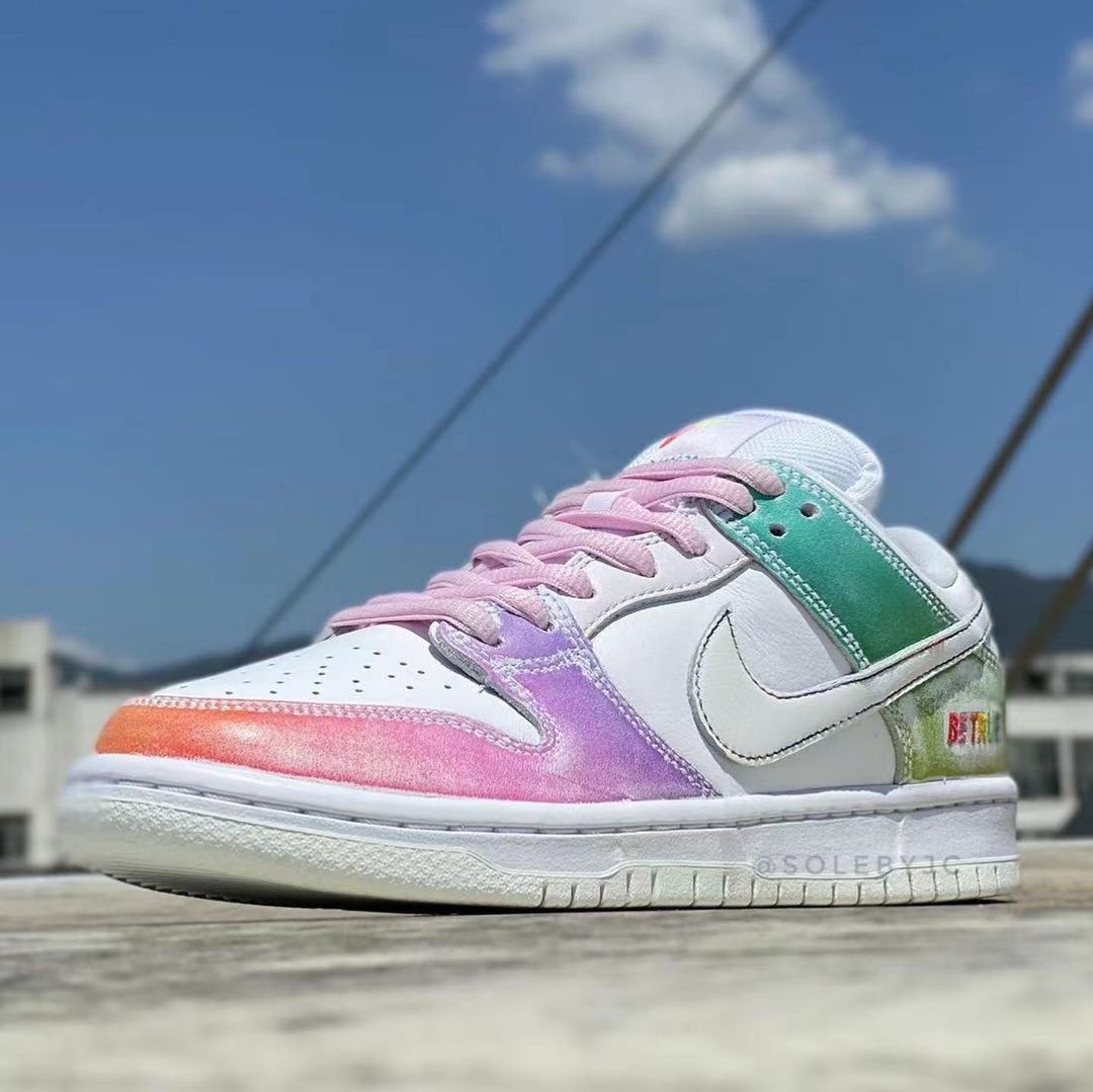 【国内 6/13 発売】ナイキ SB ダンク ロー “ビートゥルー/ホワイト” (NIKE SB DUNK LOW “Be True/White”) [DR4876-100]