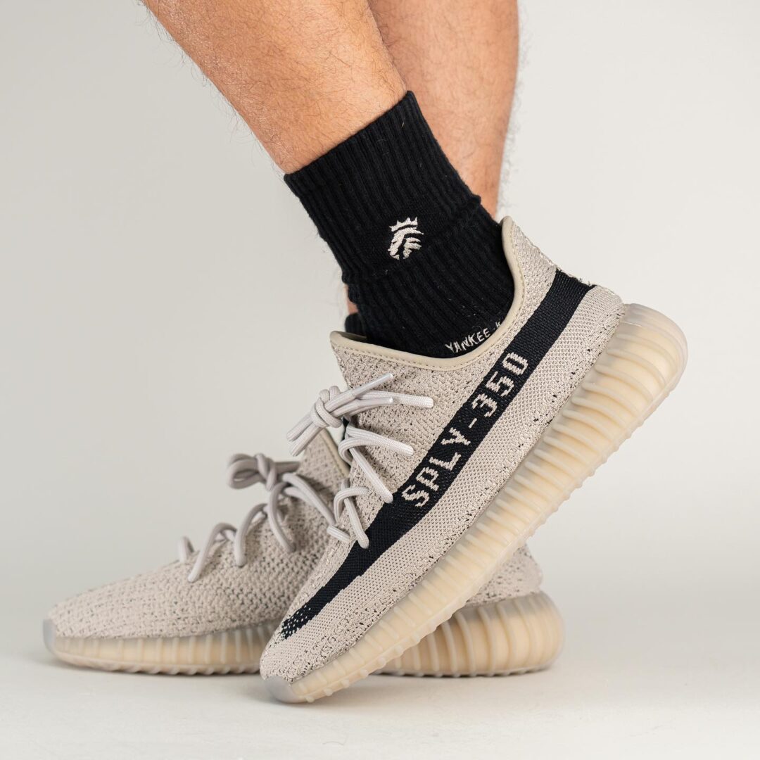 adidas Yeezy Boost 350 V2 コアブラック 27.0cm