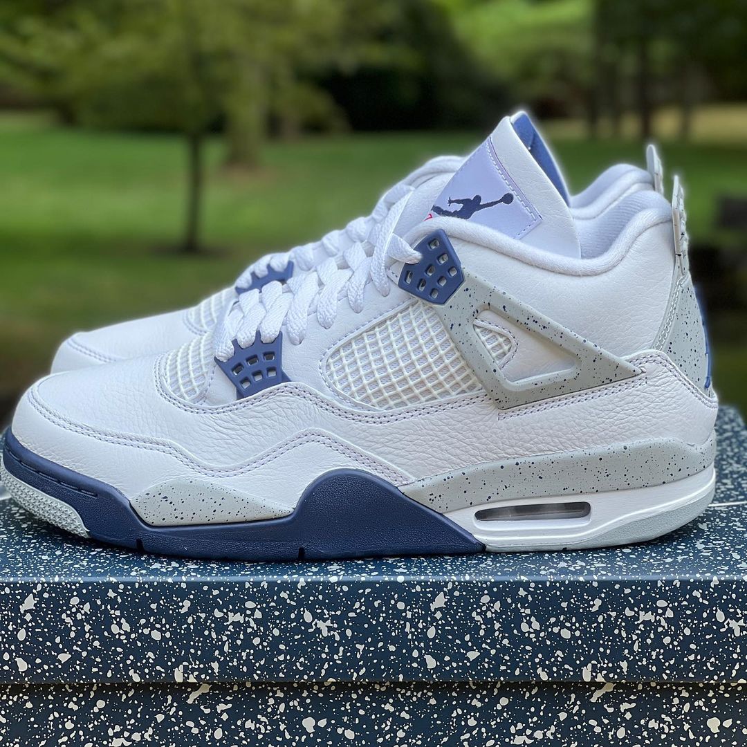 【国内 10/29 発売】ナイキ エア ジョーダン 4 レトロ “ホワイト/ミッドナイトネイビー” (NIKE AIR JORDAN 4 RETRO “White/Midnight Navy”) [DH6927-140]