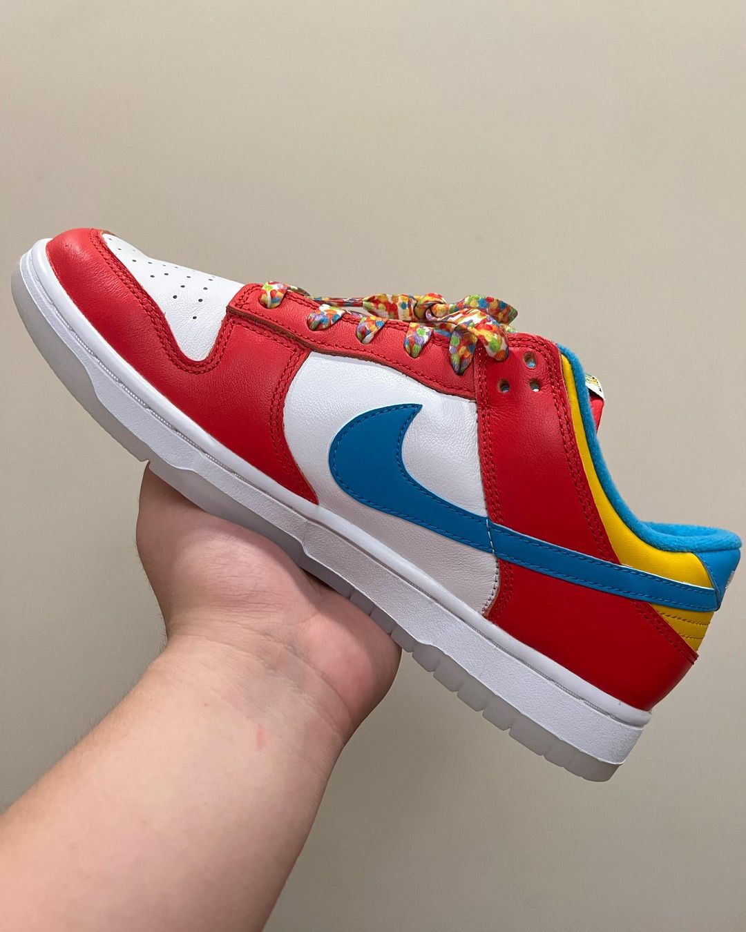 【国内 11/8 発売】ナイキ ダンク ロー × レブロン ジェームズ × フルーティー ペブルス (NIKE DUNK LOW LEBRON JAMES Fruity Pebbles) [DH8009-600]