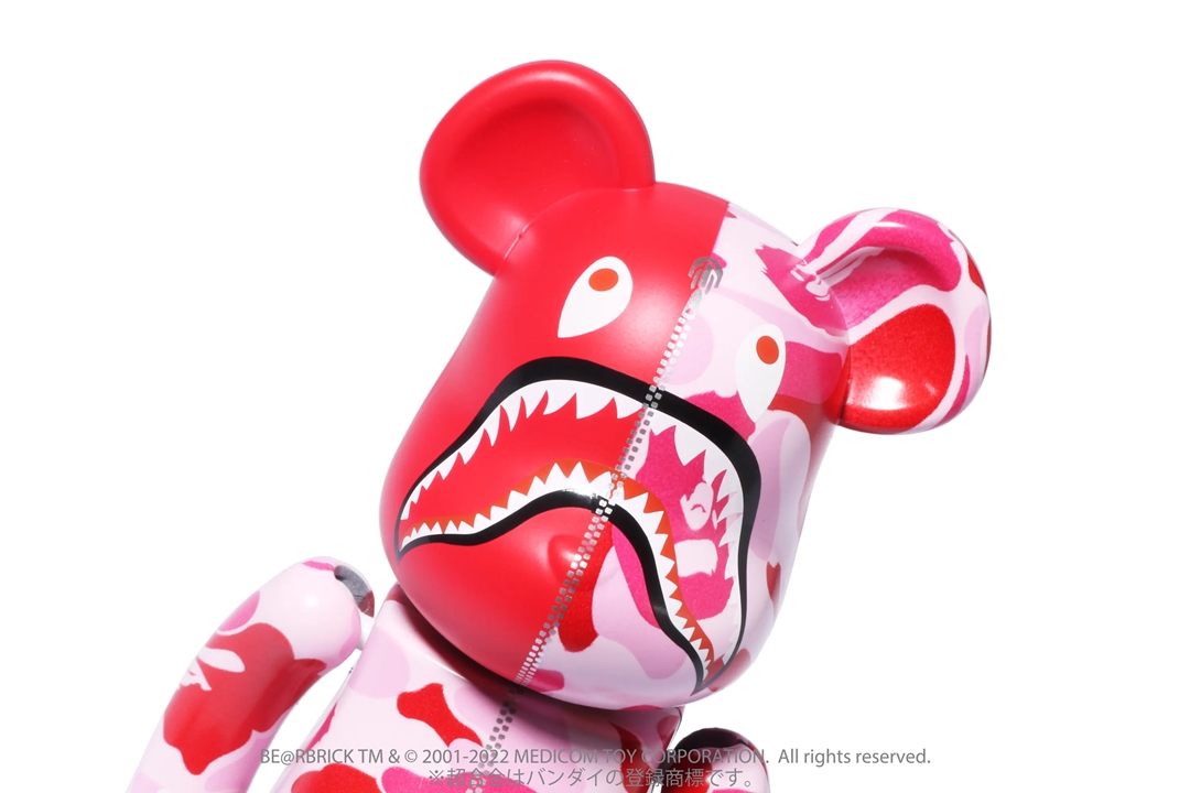 3/12 発売！A BATHING APE × BE@RBRICK コラボ最新作は、バンダイの超合金がABC CAMO SHARK PINK / BLUEで登場 (ア ベイシング エイプ ベアブリック)