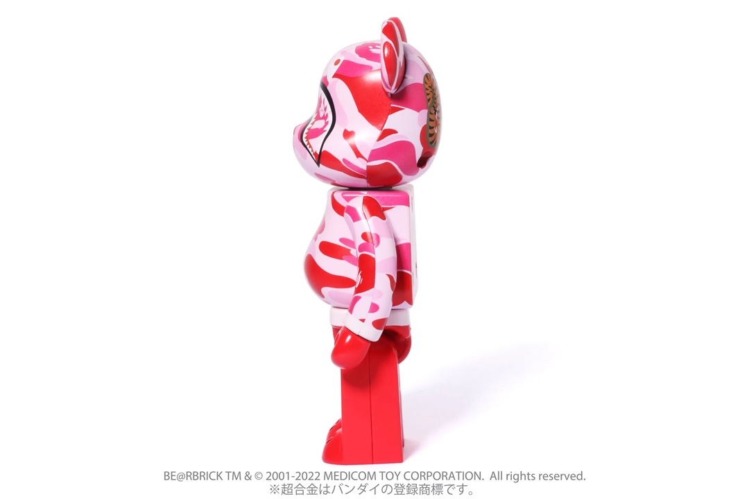 3/12 発売！A BATHING APE × BE@RBRICK コラボ最新作は、バンダイの超合金がABC CAMO SHARK PINK / BLUEで登場 (ア ベイシング エイプ ベアブリック)