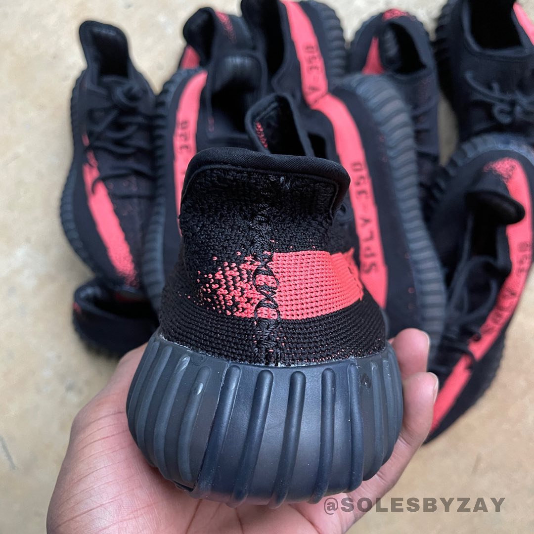 【2023年 8月 リストック】アディダス オリジナルス イージー 350 ブースト V2 “コアブラック/レッド” (adidas Originals YEEZY 350 BOOST V2 “Core Black/Red”) [BY9612]