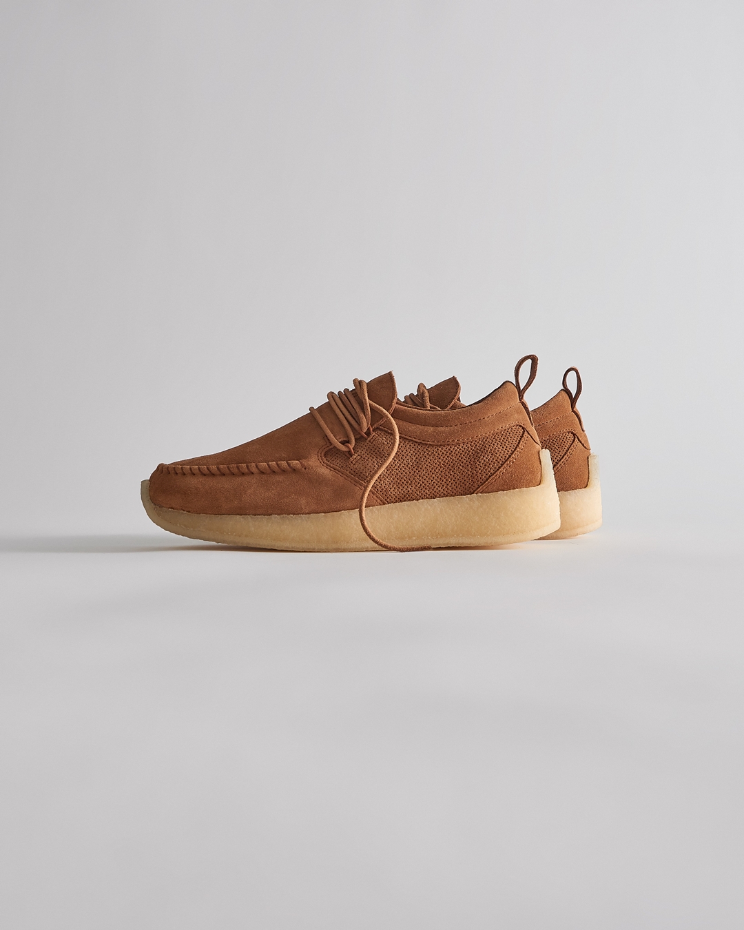 「8TH ST」 BY RONNIE FIEG FOR CLARKS ORIGINALS 2022 S/S Drop 2 が3/25 発売 (クラークスオリジナルス)