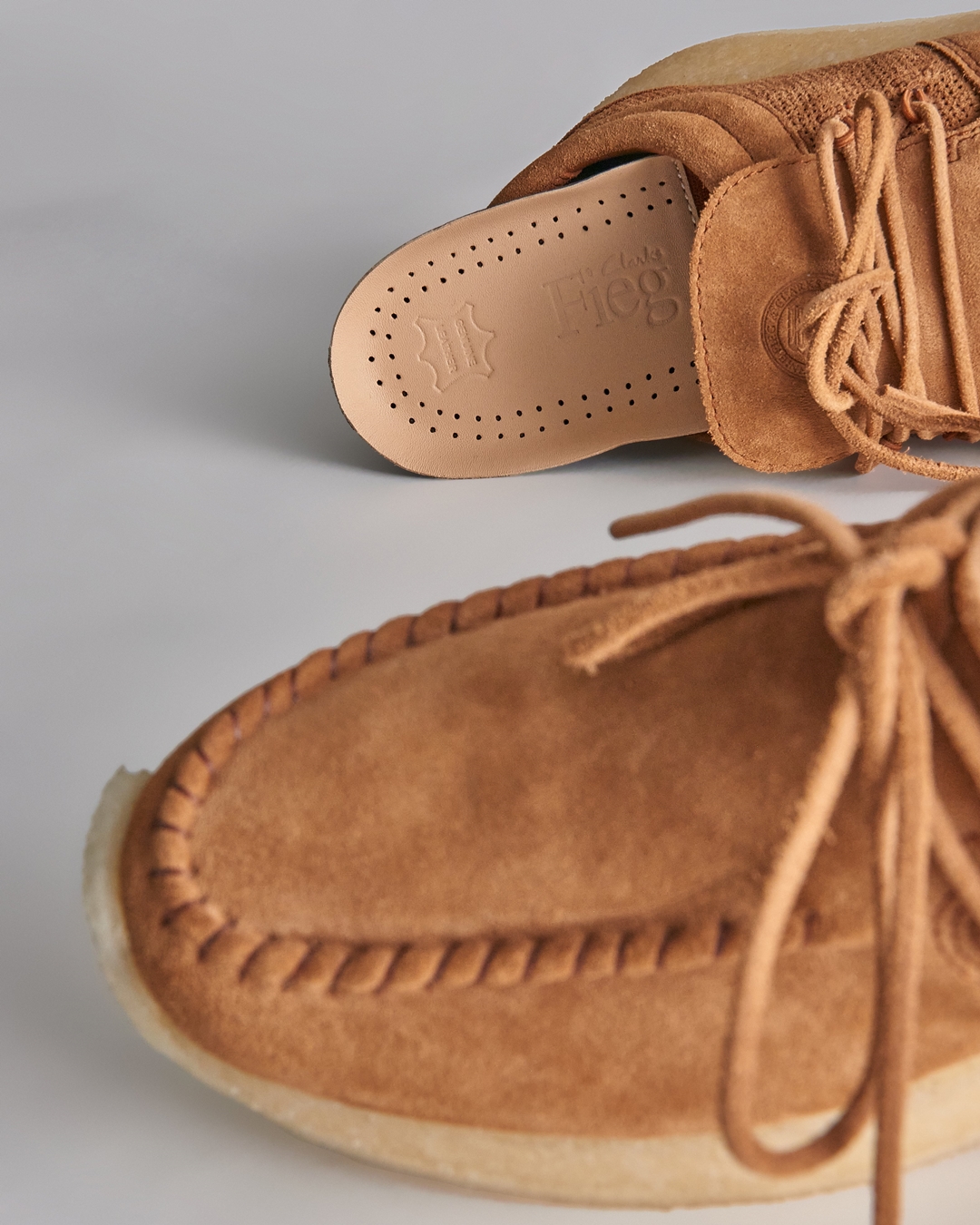 「8TH ST」 BY RONNIE FIEG FOR CLARKS ORIGINALS 2022 S/S Drop 2 が3/25 発売 (クラークスオリジナルス)