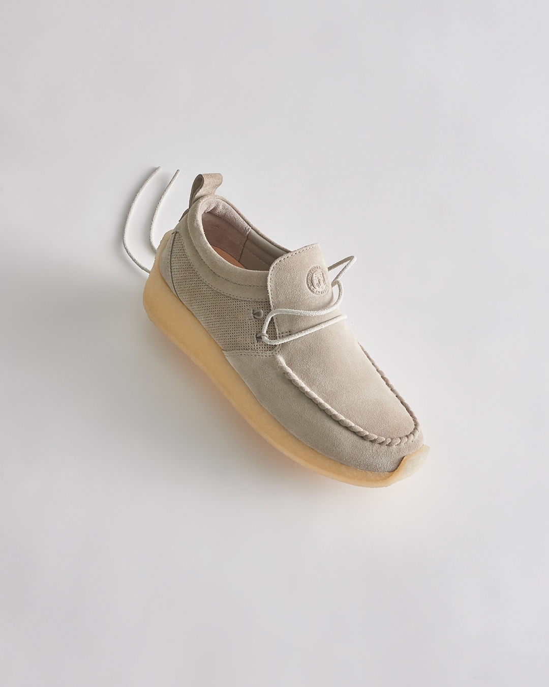 「8TH ST」 BY RONNIE FIEG FOR CLARKS ORIGINALS 2022 S/S Drop 2 が3/25 発売 (クラークスオリジナルス)