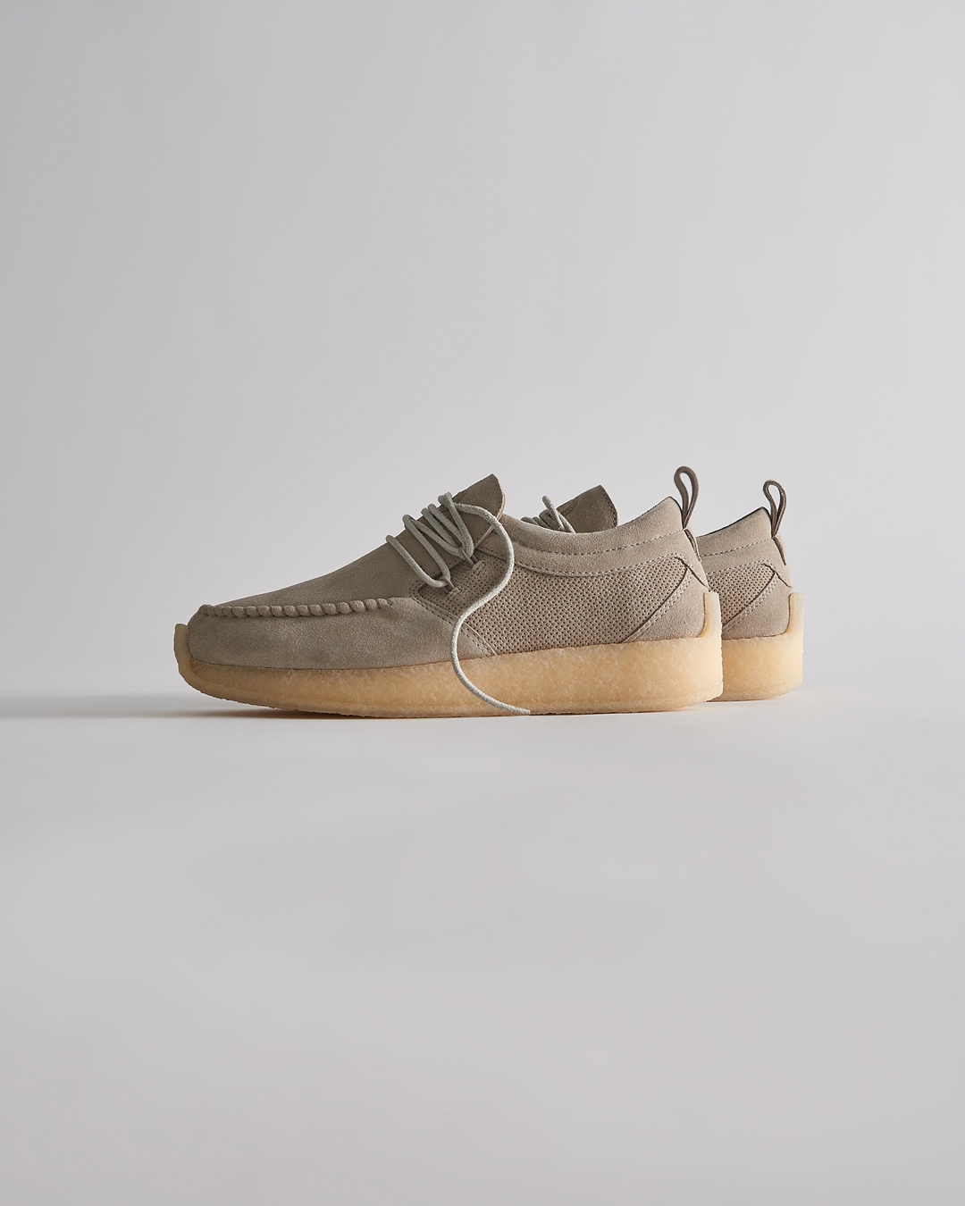 「8TH ST」 BY RONNIE FIEG FOR CLARKS ORIGINALS 2022 S/S Drop 2 が3/25 発売 (クラークスオリジナルス)