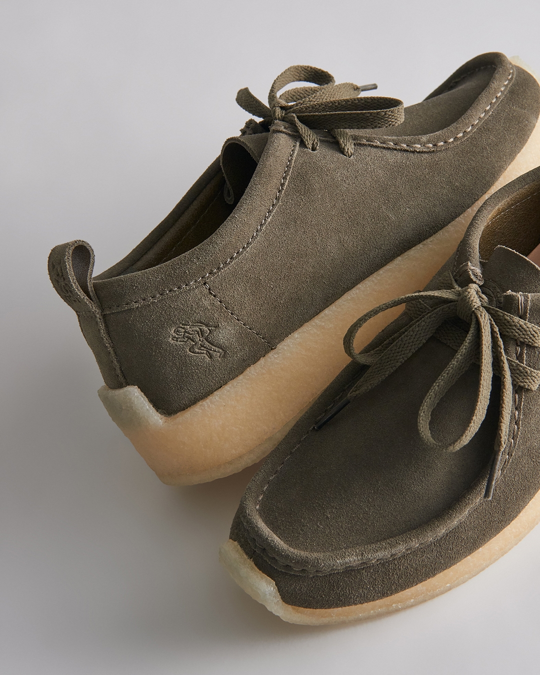 「8TH ST」 BY RONNIE FIEG FOR CLARKS ORIGINALS 2022 S/S Drop 2 が3/25 発売 (クラークスオリジナルス)