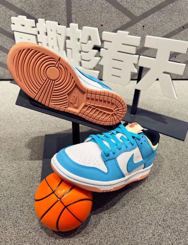 【リーク】カイリー・アービング × ナイキ ダンク ロー (Kyrie Irving NIKE DUNK LOW) [DN4179-400]