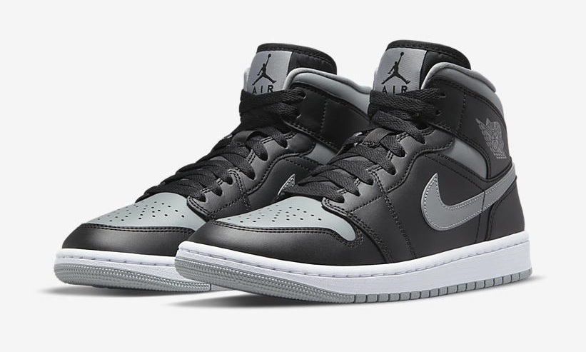 【22.5cm】NIKE WMNS AIR JORDAN 1 MID グレー 黒