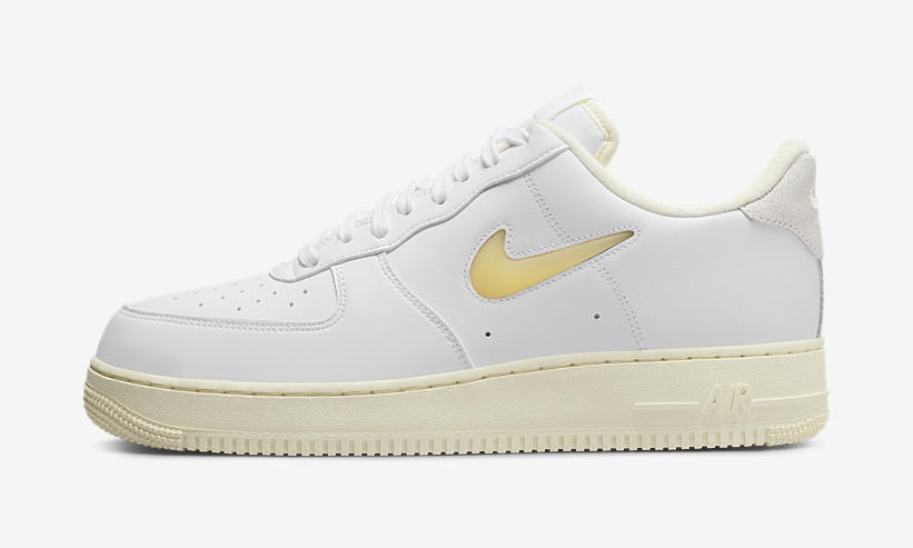 【国内 6/18 発売】ナイキ エア フォース 1 ロー 07 LX “ジュエルスウッシュ/ペールバニラ” (NIKE AIR FORCE 1 07 LX “Jewel Swoosh/Pale Vanilla”) [DC8894-100]