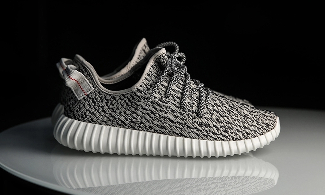 【海外 YEEZY DAY 8/1にリストック予定】アディダス オリジナルス イージー 350 ブースト “タートルドーブ” (adidas Originals YEEZY 350 BOOST “Turtle Dove”) [AQ4832]