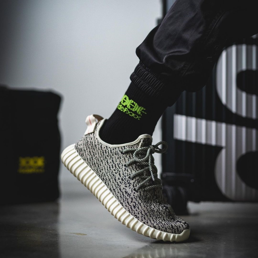 【海外 YEEZY DAY 8/1にリストック予定】アディダス オリジナルス イージー 350 ブースト “タートルドーブ” (adidas Originals YEEZY 350 BOOST “Turtle Dove”) [AQ4832]