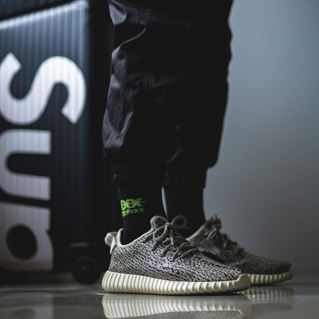 【海外 YEEZY DAY 8/1にリストック予定】アディダス オリジナルス イージー 350 ブースト “タートルドーブ” (adidas Originals YEEZY 350 BOOST “Turtle Dove”) [AQ4832]