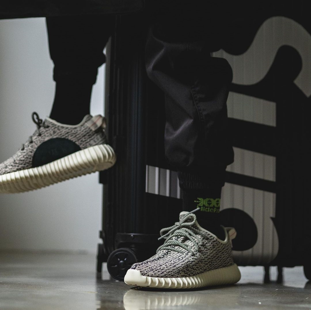 【海外 YEEZY DAY 8/1にリストック予定】アディダス オリジナルス イージー 350 ブースト “タートルドーブ” (adidas Originals YEEZY 350 BOOST “Turtle Dove”) [AQ4832]