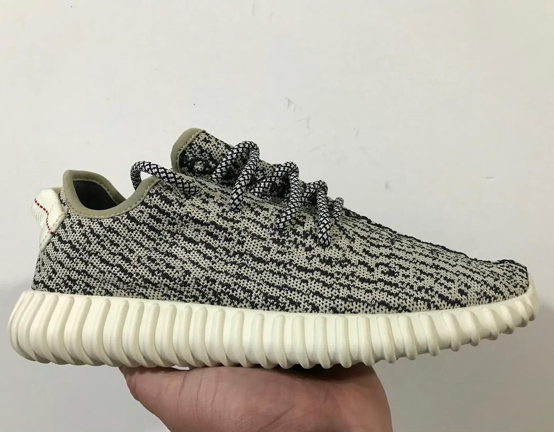 【海外 YEEZY DAY 8/1にリストック予定】アディダス オリジナルス イージー 350 ブースト “タートルドーブ” (adidas Originals YEEZY 350 BOOST “Turtle Dove”) [AQ4832]