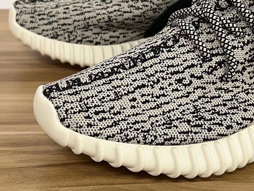 【海外 YEEZY DAY 8/1にリストック予定】アディダス オリジナルス イージー 350 ブースト “タートルドーブ” (adidas Originals YEEZY 350 BOOST “Turtle Dove”) [AQ4832]