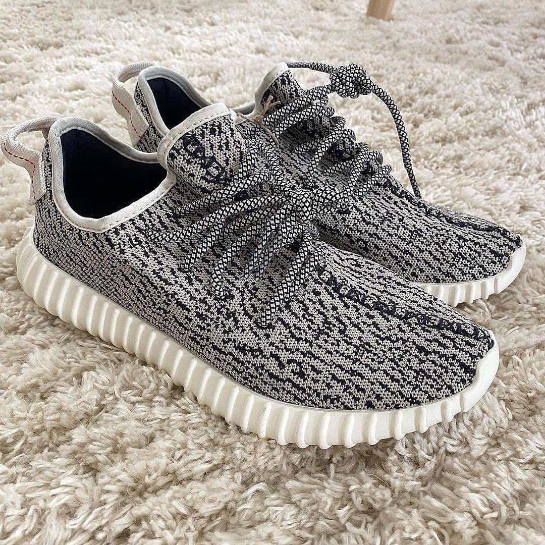 【海外 YEEZY DAY 8/1にリストック予定】アディダス オリジナルス イージー 350 ブースト “タートルドーブ” (adidas Originals YEEZY 350 BOOST “Turtle Dove”) [AQ4832]