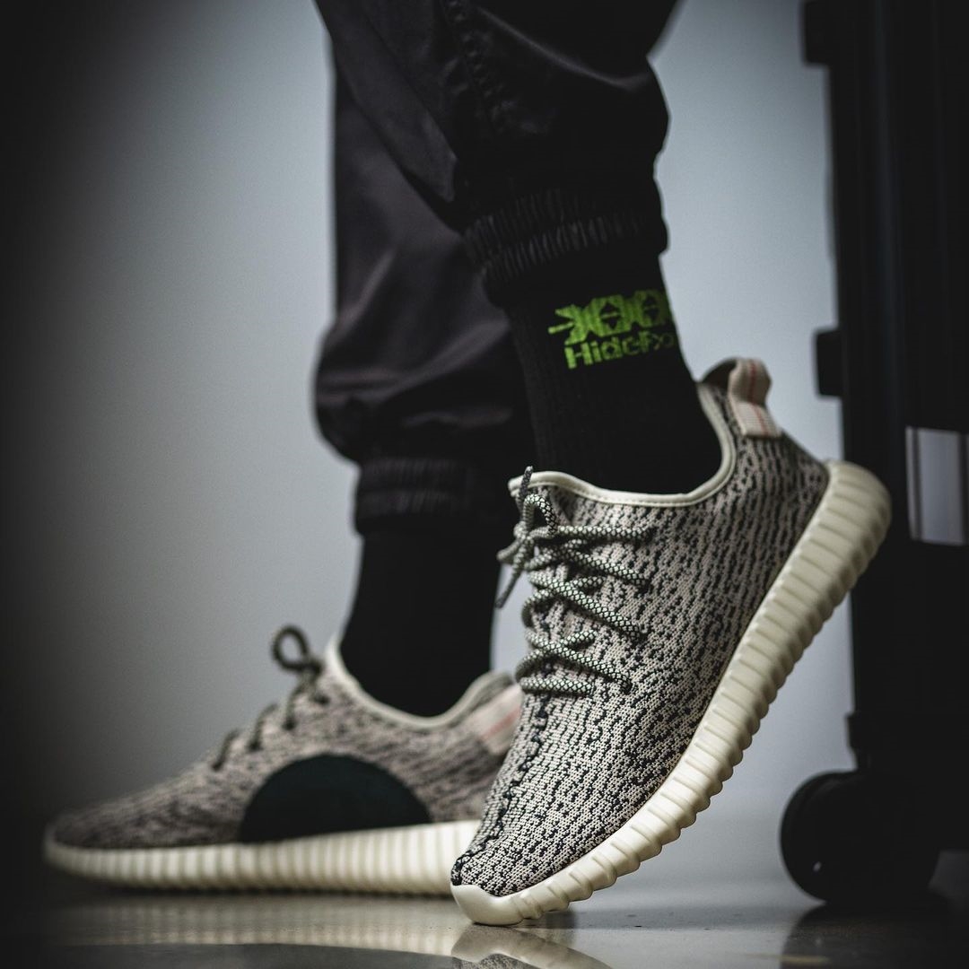 【海外 YEEZY DAY 8/1にリストック予定】アディダス オリジナルス イージー 350 ブースト “タートルドーブ” (adidas Originals YEEZY 350 BOOST “Turtle Dove”) [AQ4832]