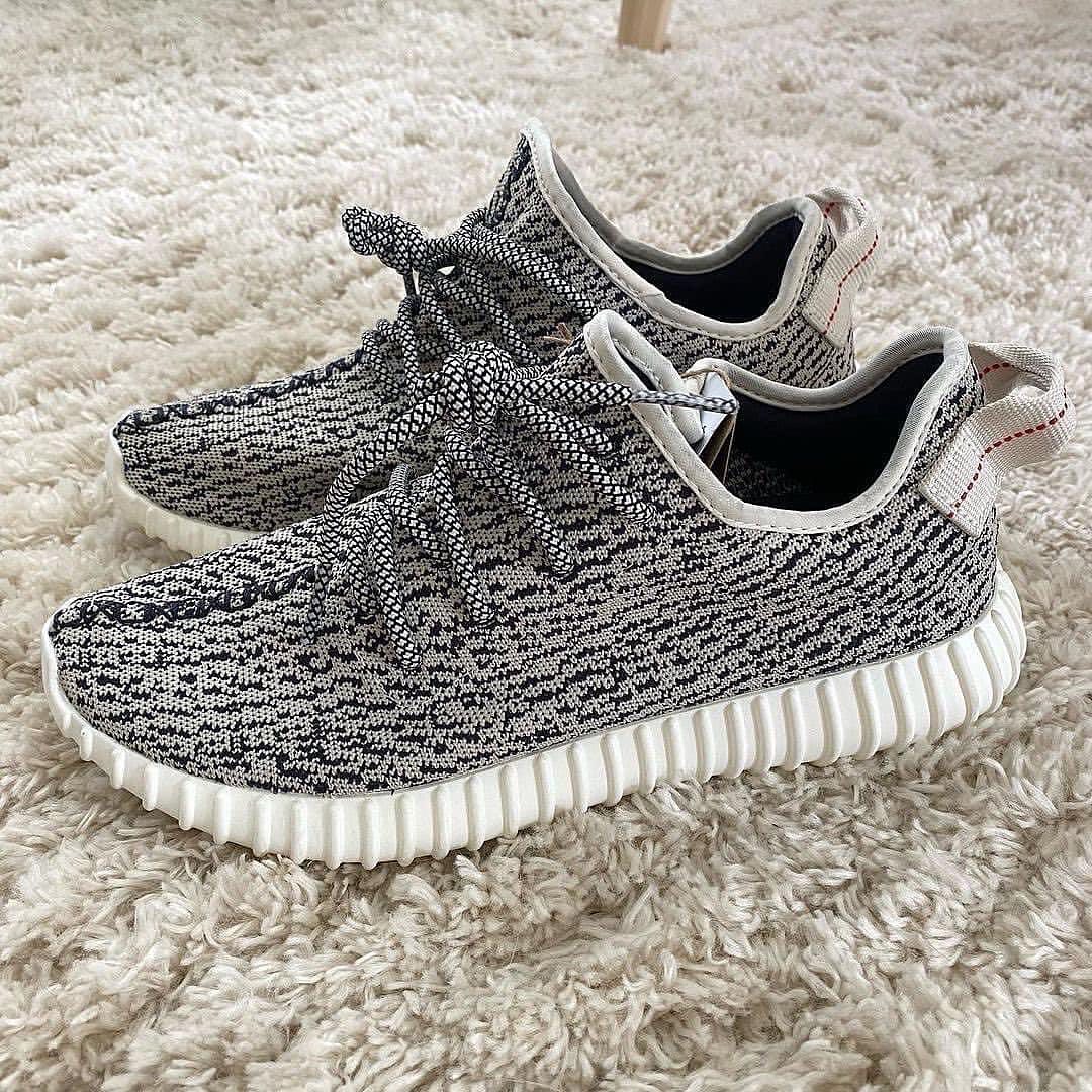 【海外 YEEZY DAY 8/1にリストック予定】アディダス オリジナルス イージー 350 ブースト “タートルドーブ” (adidas Originals YEEZY 350 BOOST “Turtle Dove”) [AQ4832]