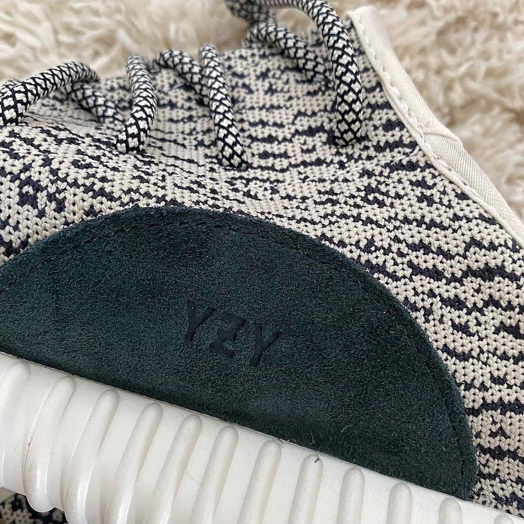 【海外 YEEZY DAY 8/1にリストック予定】アディダス オリジナルス イージー 350 ブースト “タートルドーブ” (adidas Originals YEEZY 350 BOOST “Turtle Dove”) [AQ4832]