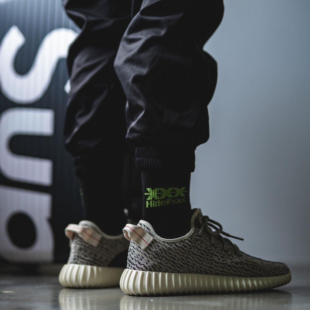 【海外 YEEZY DAY 8/1にリストック予定】アディダス オリジナルス イージー 350 ブースト “タートルドーブ” (adidas Originals YEEZY 350 BOOST “Turtle Dove”) [AQ4832]