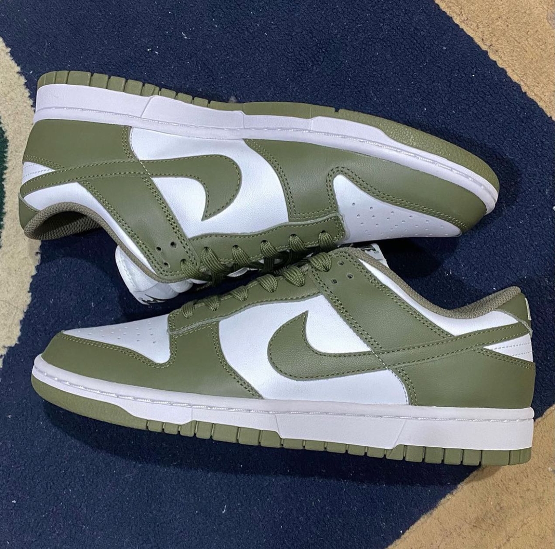 【国内 8/24 発売】ナイキ ウィメンズ ダンク ロー “ミディアムオリーブ” (NIKE WMNS DUNK LOW “Medium Olive”) [DD1503-120]