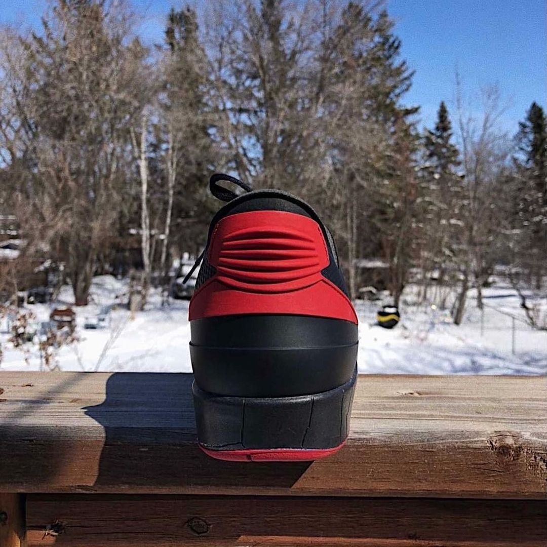 OFF-WHITE x NIKE AIR JORDAN 2 LOW “Bred” (オフホワイト