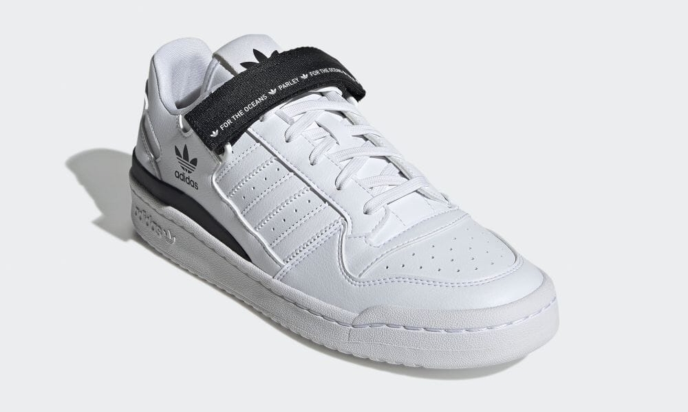 【国内 4/22 発売】リサイクル素材を使ってディテールをアップデートした adidas Originals FORUM LOW “White/Black” (アディダス オリジナルス フォーラム ロー “ホワイト/ブラック”) [GV7613]