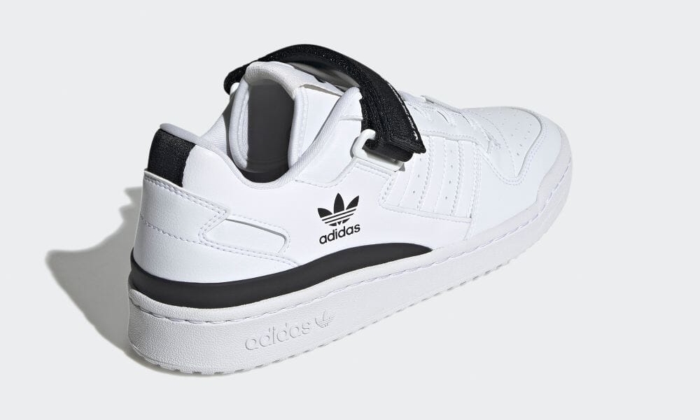 【国内 4/22 発売】リサイクル素材を使ってディテールをアップデートした adidas Originals FORUM LOW “White/Black” (アディダス オリジナルス フォーラム ロー “ホワイト/ブラック”) [GV7613]