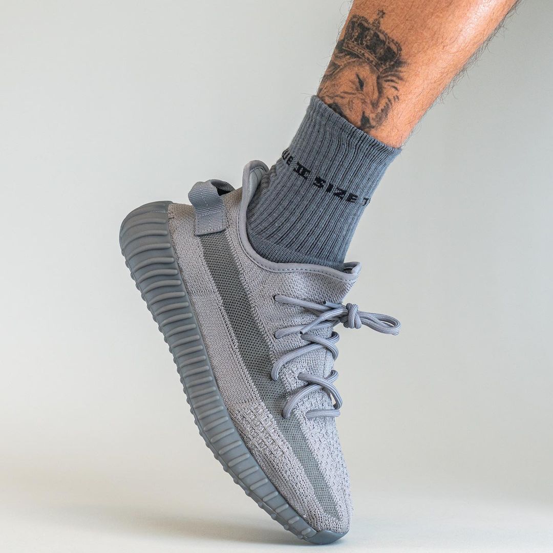 【国内 8/14 発売予定】アディダス オリジナルス イージー ブースト 350 V2 “グラナイト” (adidas Originals YEEZY BOOST 350 V2 “Granite”) [HQ2059]