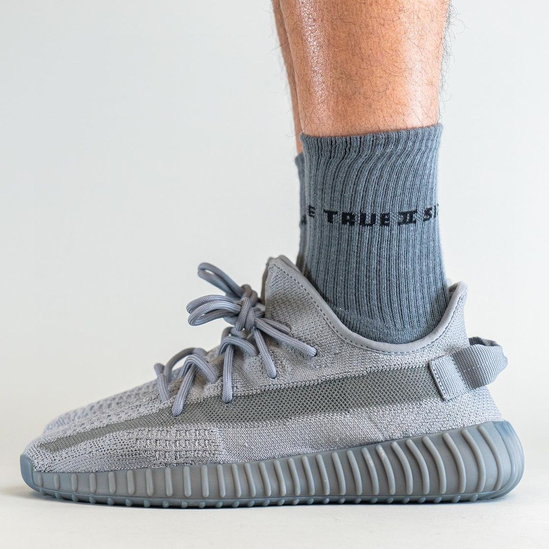 【国内 8/14 発売予定】アディダス オリジナルス イージー ブースト 350 V2 “グラナイト” (adidas Originals YEEZY BOOST 350 V2 “Granite”) [HQ2059]