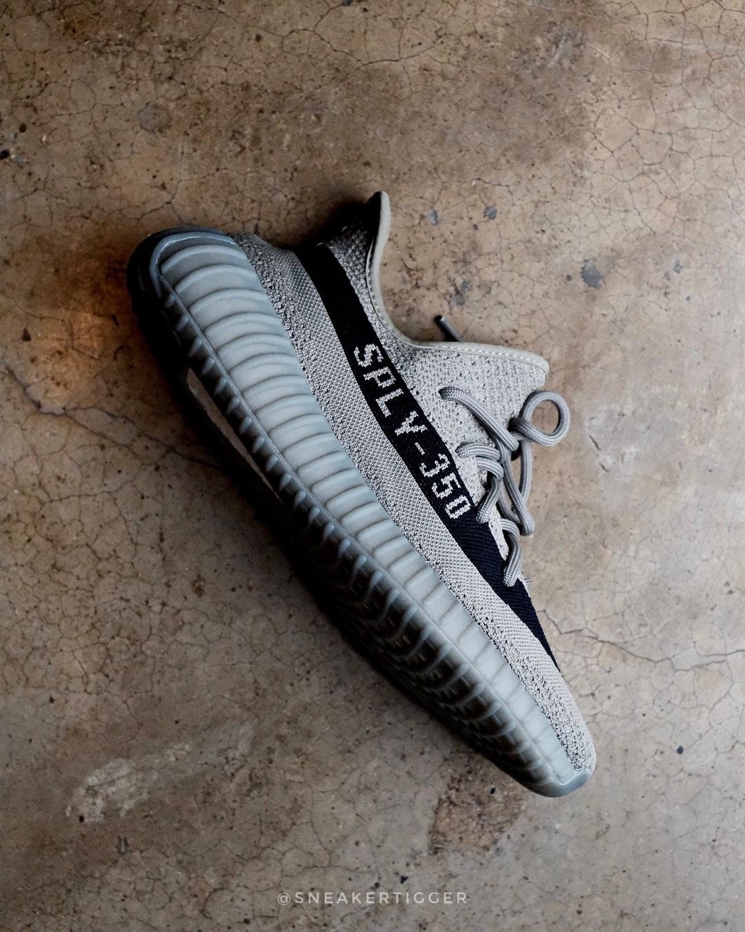 【国内 8/14 発売予定】アディダス オリジナルス イージー ブースト 350 V2 “グラナイト” (adidas Originals YEEZY BOOST 350 V2 “Granite”) [HQ2059]