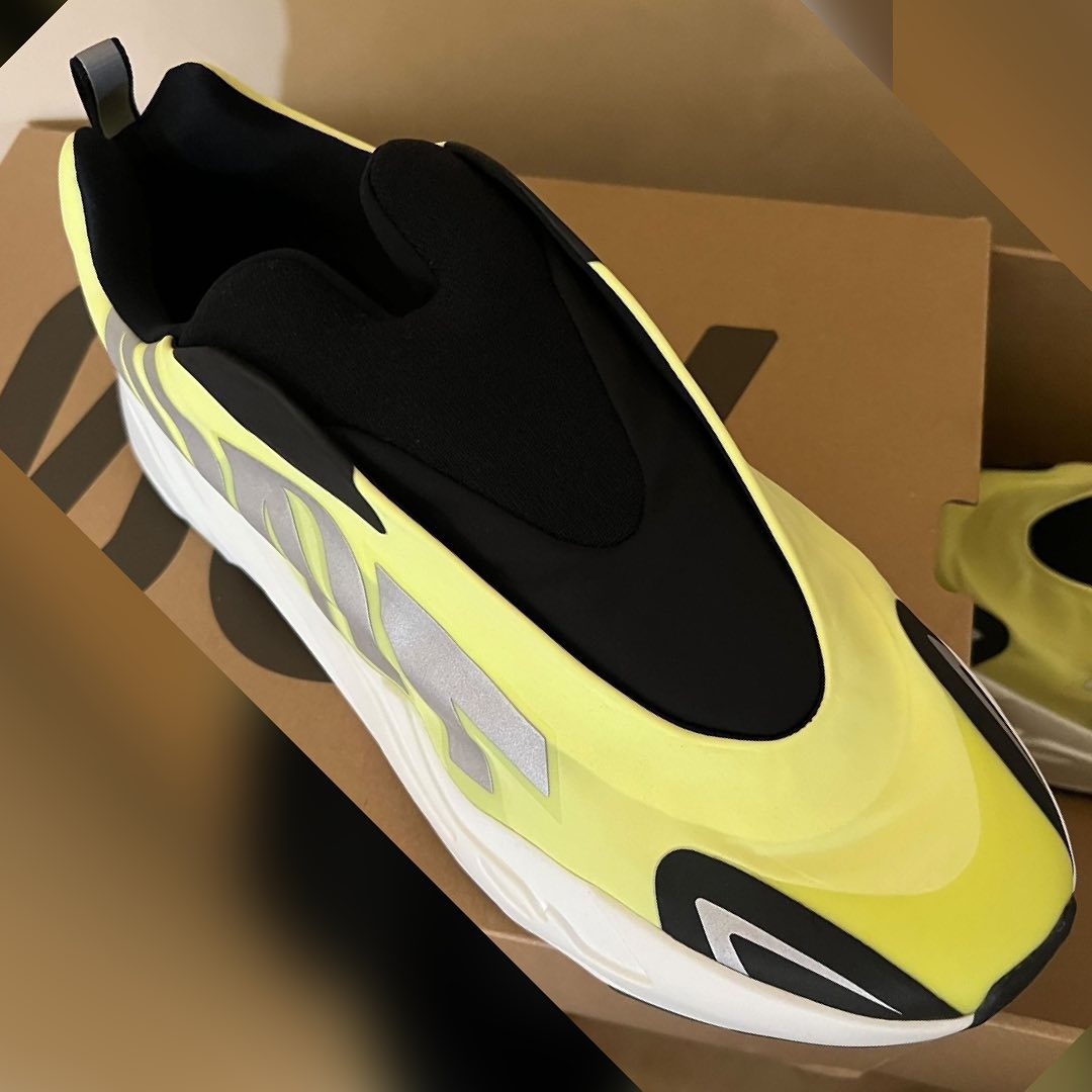 【国内 6/13 発売】アディダス イージー 700 MNVN レースレス “フォスファー” (adidas YEEZY 700 MNVN LACELESS “Phosphor”) [GY2055]